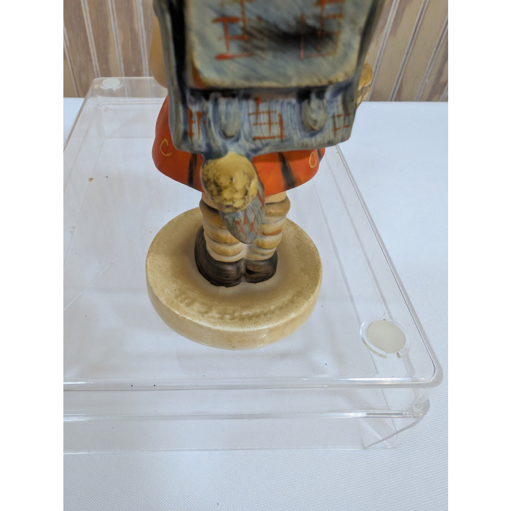 Hummel Figurine Girl with Basket and Backpack - Small chip - SEE PHOTOS - Picture 6 of 7
